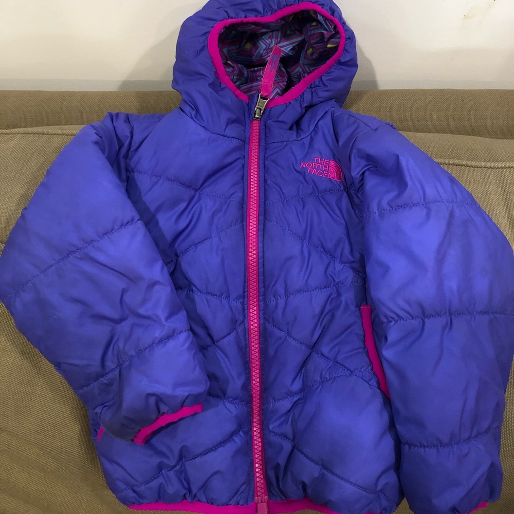 2T girl NorthFace reversible puffed coat